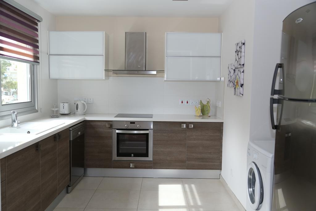 River Beach Apartments Lemesos Pokoj fotografie